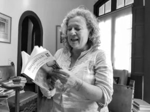 Escritora argentina Nora Strejilevich fala sobre ditadura hoje na Livraria Realejo