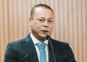 PSB e PT de Cubatão articulam chapa para evitar reeleição de prefeito 