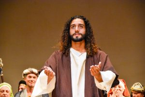 Encenação da Paixão de Cristo movimenta três cidades da Baixada
