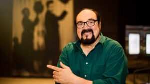 A crítica cultural não morreu mas se mediocrizou com ‘influencers’