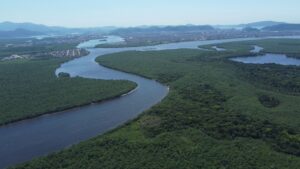 São Vicente amplia áreas de uso industrial e se aproxima do Porto