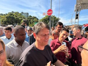 Tarcísio anuncia mais 350 moradias para o Parque Palafitas; VÍDEO