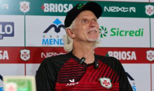 Sérgio Guedes exalta elenco da Briosa: “Quem briga por posição está forte”