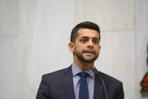 Deputado quer que pedágios e balsas aceitem pagamento via pix