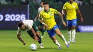 Jogo agitado marca vitória do Palmeiras sobre a Chapecoense