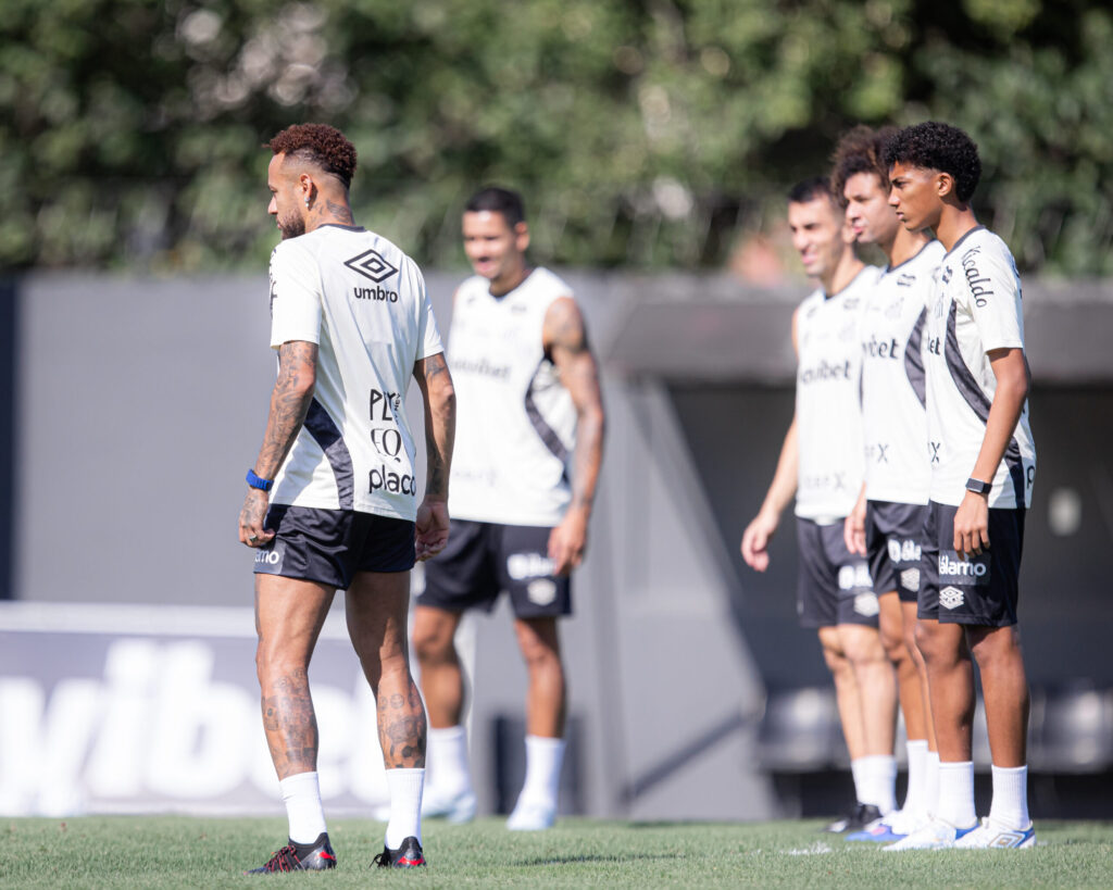 Briga de Neymar com filho de Robinho repercute na imprensa internacional