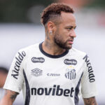 Cuca confirma Neymar e ganha reforços para duelo com a Chapecoense