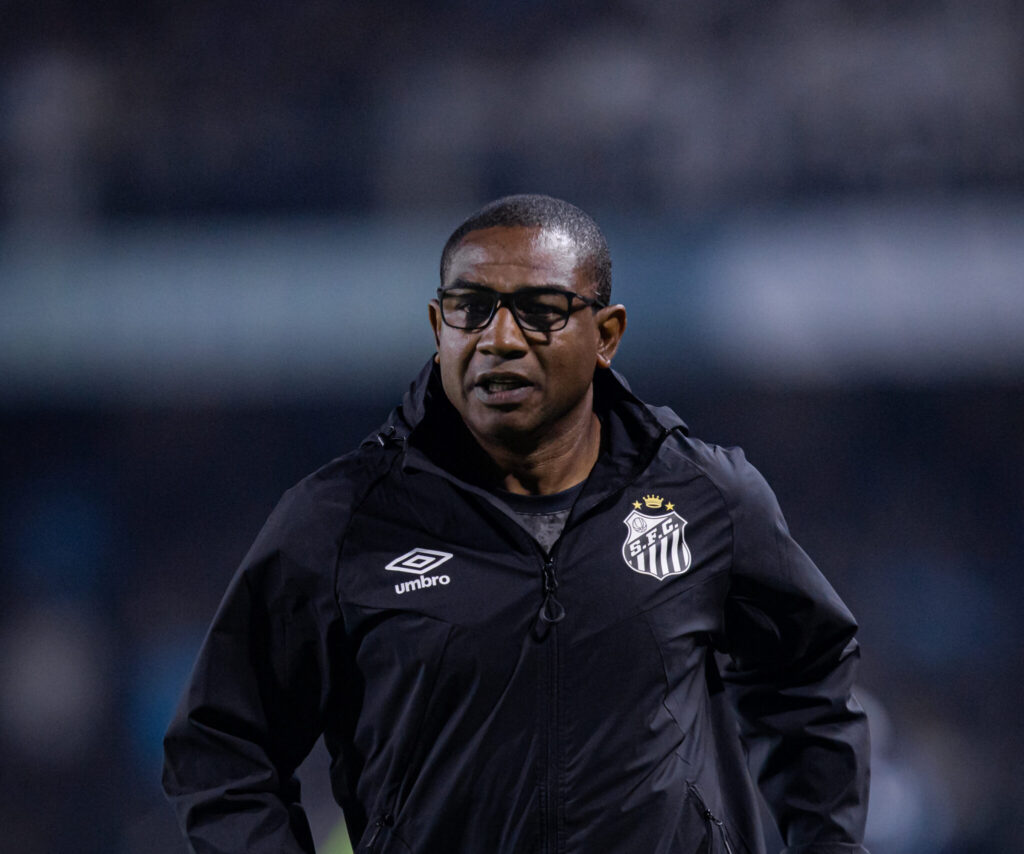 Árbitro culpa César Sampaio por erro em substituição de Neymar