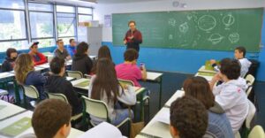 Estado abre cadastro para interessados em dar aulas na rede pública