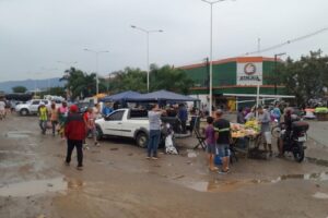 Operação frustra comércios irregulares em São Vicente