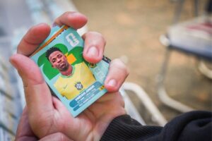 Com craque ‘em campo’, SV realiza super troca de figurinhas