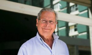 Livre, José Dirceu está de volta ao jogo