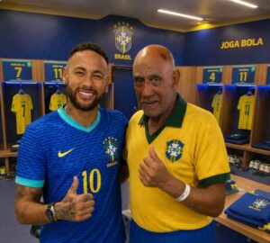 Campeão em 1962, Mengálvio parabeniza Neymar por convocação