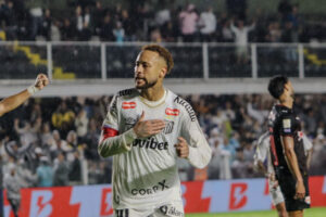 Neymar marca e Santos derrota o Bragantino no Brasileiro