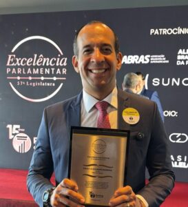 Paulo Alexandre lidera ranking de políticos da Baixada Santista