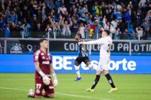 Santos perde para o Grêmio e entra no Z4 do Brasileiro