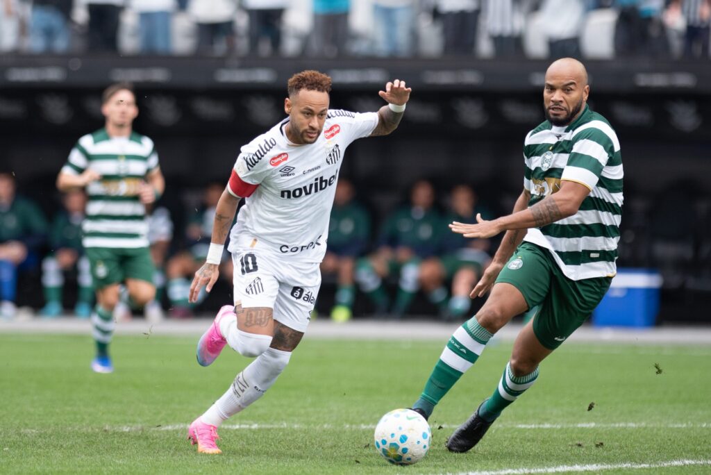 Neymar tem atuação discreta e vê Santos ser atropelado pelo Coritiba antes de convocação