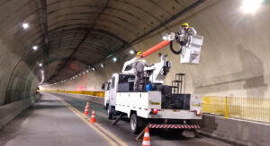 Túnel de Guarujá é fechado para manutenção