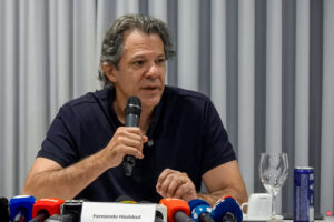 Haddad recebe propostas para reindustrializar Baixada Santista