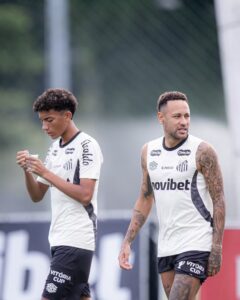 Santos abre sindicância para apurar briga entre Neymar e Robinho Jr.