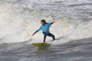 Circuito Santos de Surf abre temporada com 90 atletas no Quebra-Mar