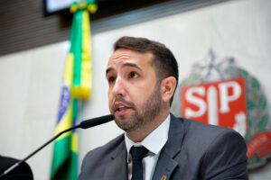 Parlamentares do PL contestam fatos narrados pelo JO