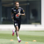 Neymar não viaja com a Seleção e está fora do jogo contra o Haiti