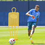 Neymar trabalha com bola e reforça expectativa de atuar contra a Escócia