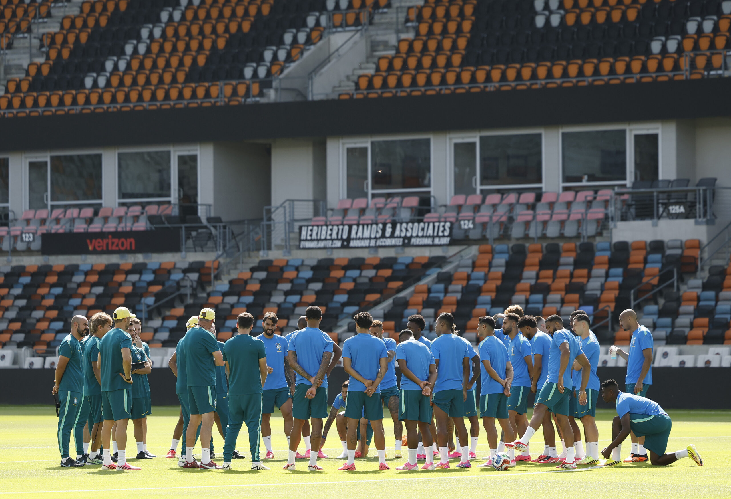 Brasil enfrenta o Japão em busca de vaga nas oitavas da Copa