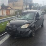 Carro e caminhão colidem em rodovia da Baixada Santista