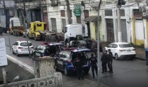 Operação prende casal por tráfico no Centro de Santos