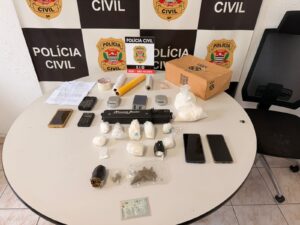 Polícia apreende drogas e prende mulher em flagrante em SV