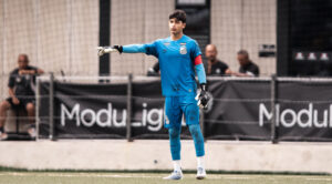 Titular no sub-17, Arthur do Vale conquista espaço também no sub-20 do Santos