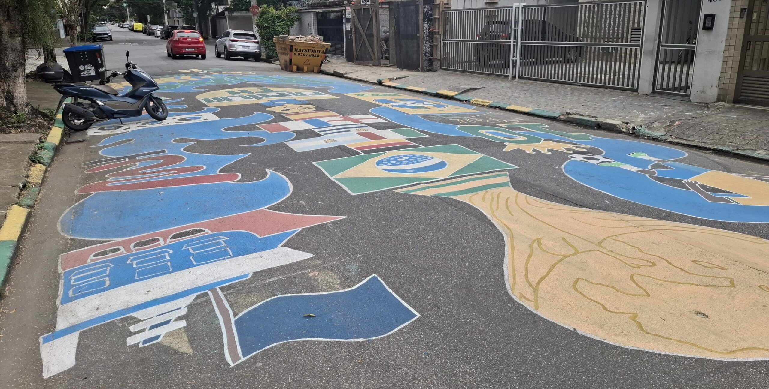 Moradores da Baixada mantêm viva tradição das ruas pintadas