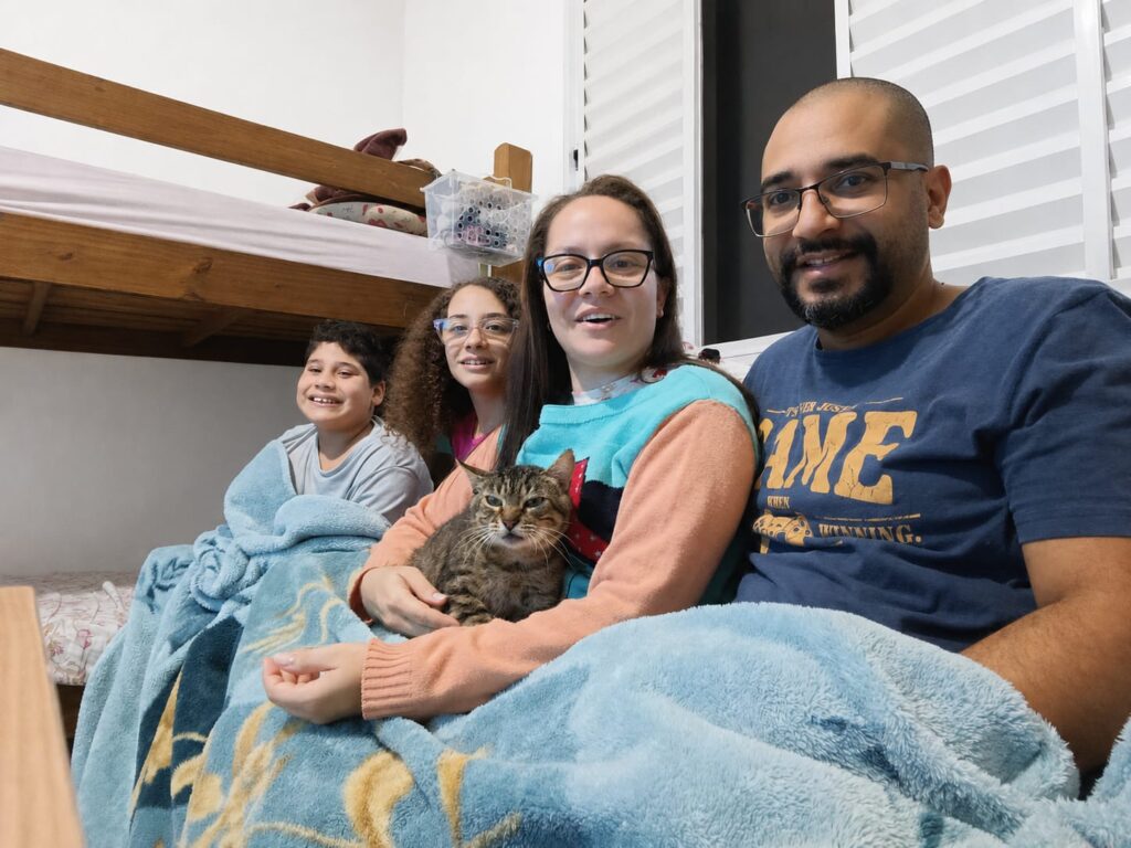 Gato mais velho da Ubasa de SV ganha novo lar