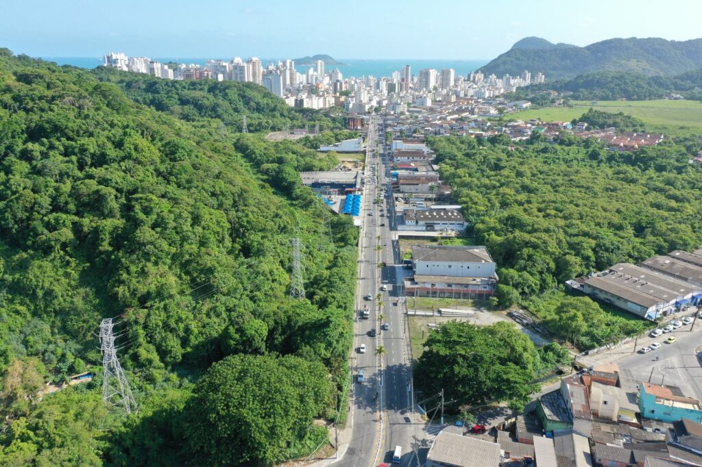 Guarujá celebra 92 anos com entregas e lembranças do passado de brilho