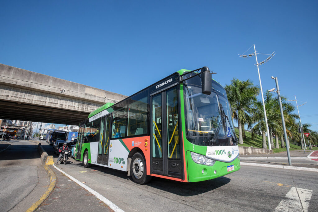 Praia Grande dá início a testes com ônibus 100% elétricos