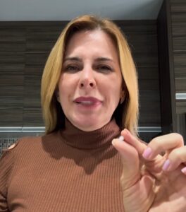 Solange Freitas anuncia estar curada do câncer de mama