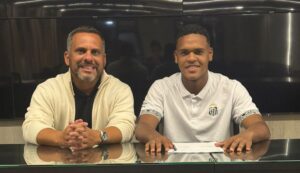 Riquelme deixa o Jabaquara e assina contrato de formação com o Santos