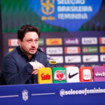 Arthur Elias vê seleção desrespeitada por árbitra em revés para os EUA