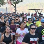 Corrida reúne 5 mil participantes na avenida da praia em Santos