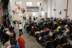 Mutirão do emprego 50+ tem alta adesão em Santos