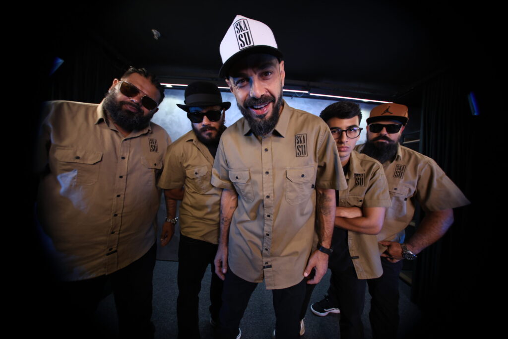 SKASU apresenta novo álbum no Brisamar Shopping neste domingo