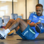 Neymar segue em recuperação, trabalha no gramado e retorno à Seleção permanece indefinido