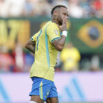 Neymar faz declaração após eliminação e indica fim de ciclo na Seleção