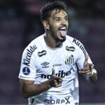 Gabriel Menino revela sonho de retornar à Seleção Brasileira como lateral