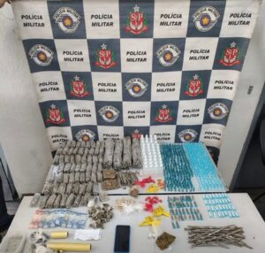 PM apreende mais de 7 kg de drogas em Cubatão