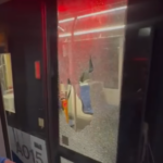Ônibus colide com VLT no Centro de Santos