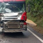 Colisão entre carretas causa congestionamento na Via Anchieta