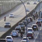 Motociclistas bloqueiam Imigrantes e homenageiam jovem morto por linha com cerol